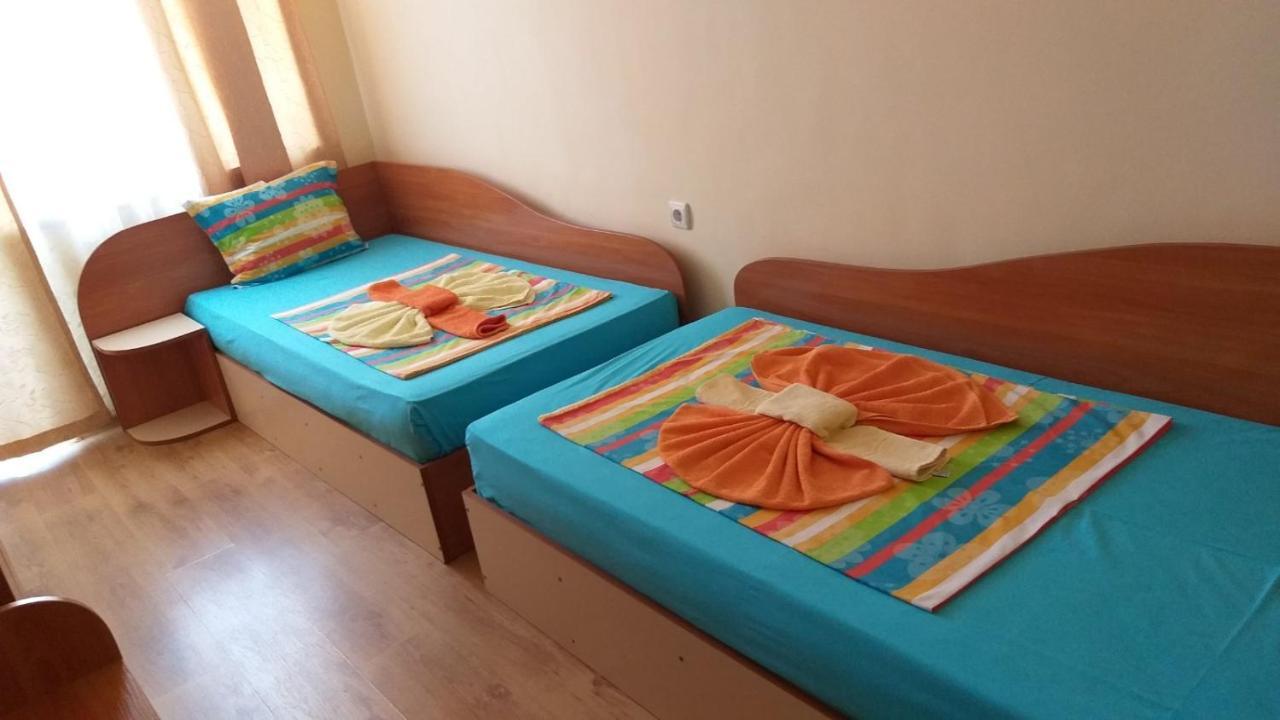 Ivanovi Guest House Приморско Экстерьер фото