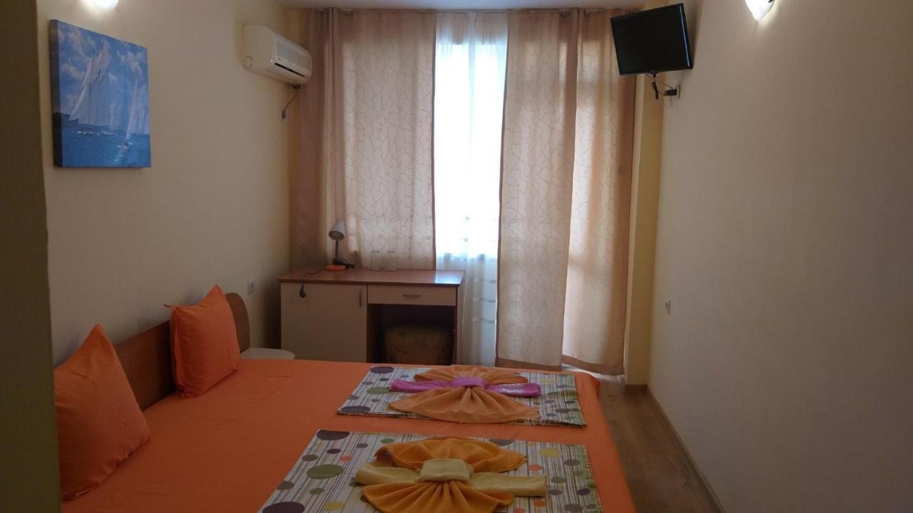 Ivanovi Guest House Приморско Экстерьер фото