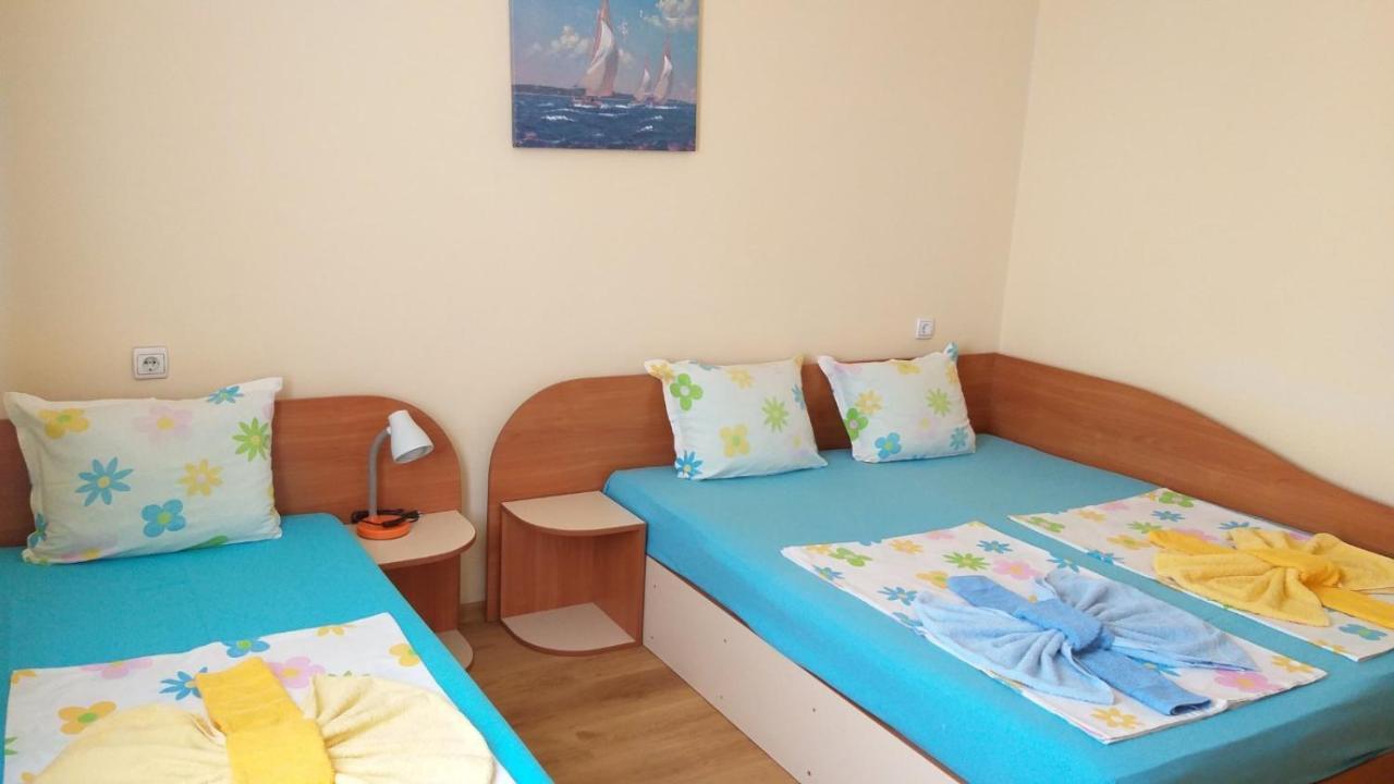 Ivanovi Guest House Приморско Экстерьер фото