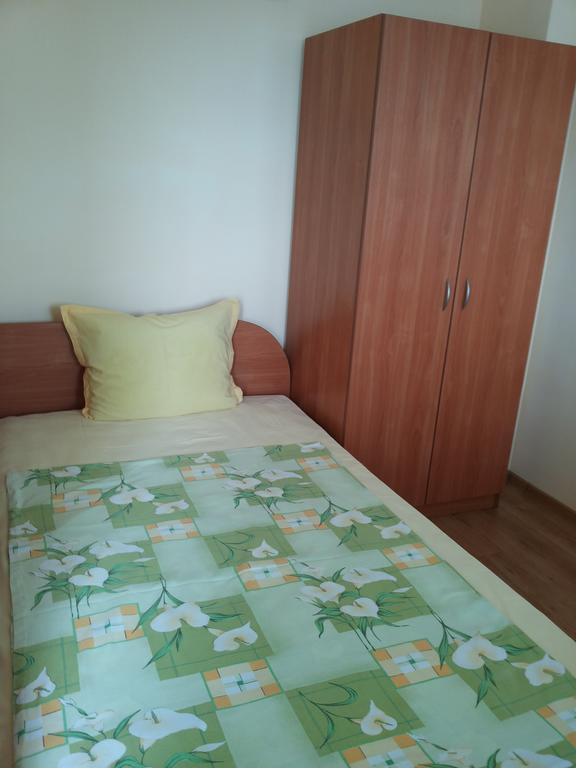 Ivanovi Guest House Приморско Номер фото