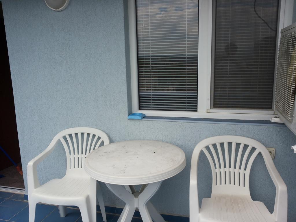 Ivanovi Guest House Приморско Номер фото